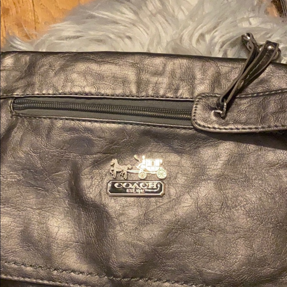 Flapped Crossbody - Picture 3 of 5